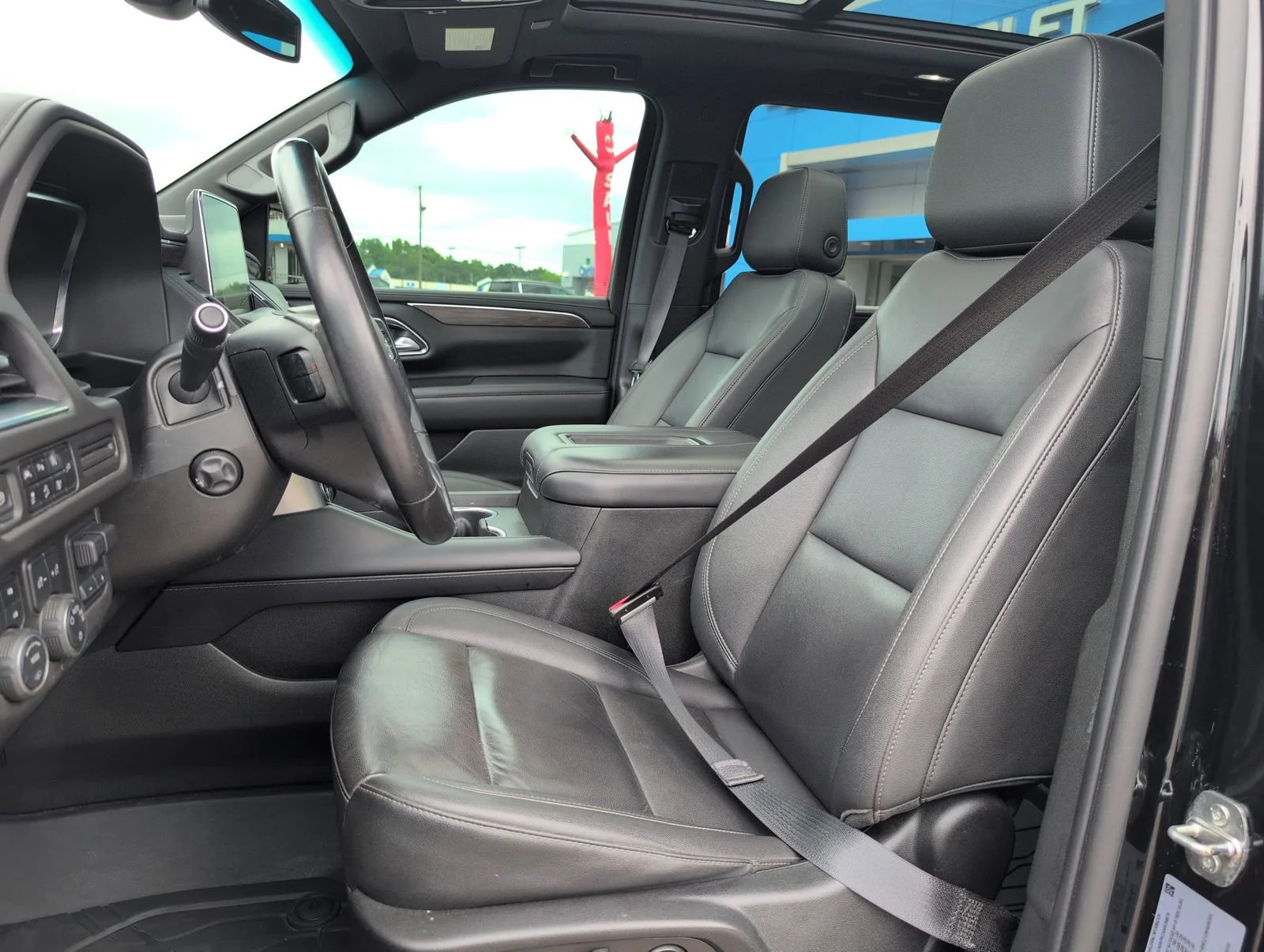 Used 2022 Black Chevrolet Z71 image 13