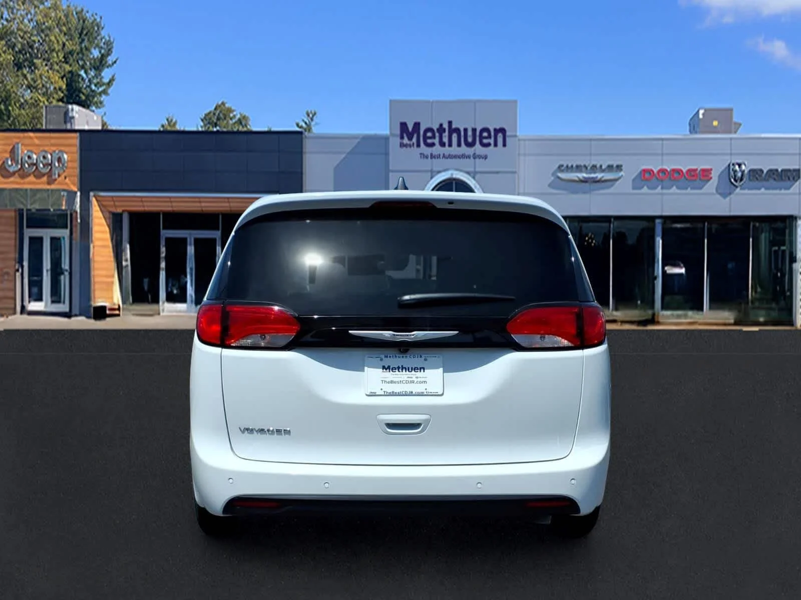 New 2026 Bright White Clearcoat Chrysler LX image 5