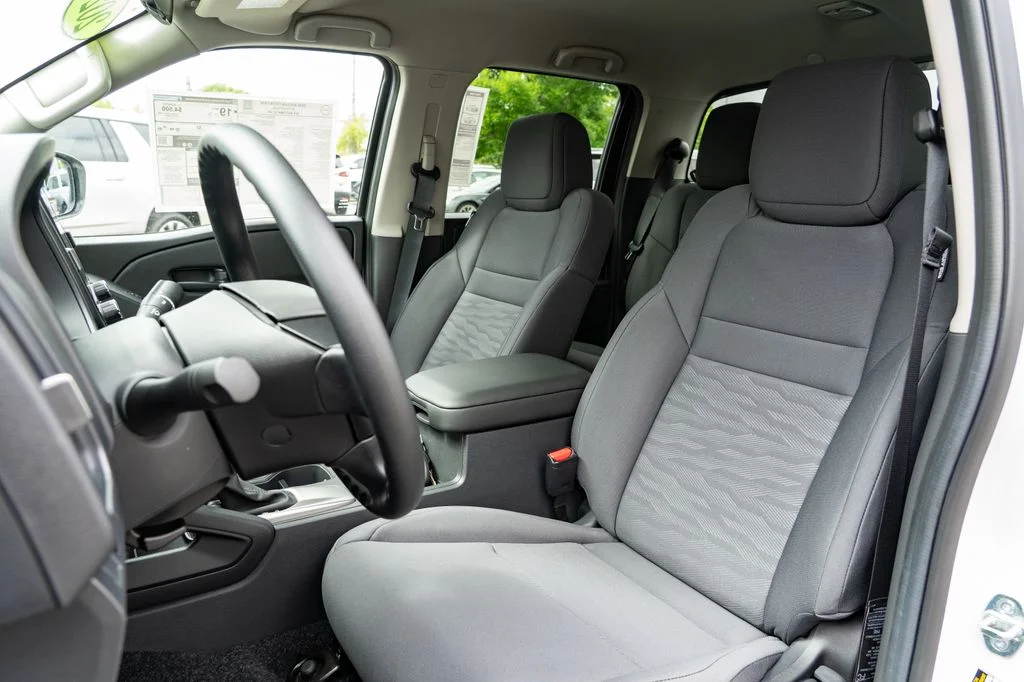 New 2026 Glacier White Nissan Crew Cab S image 21