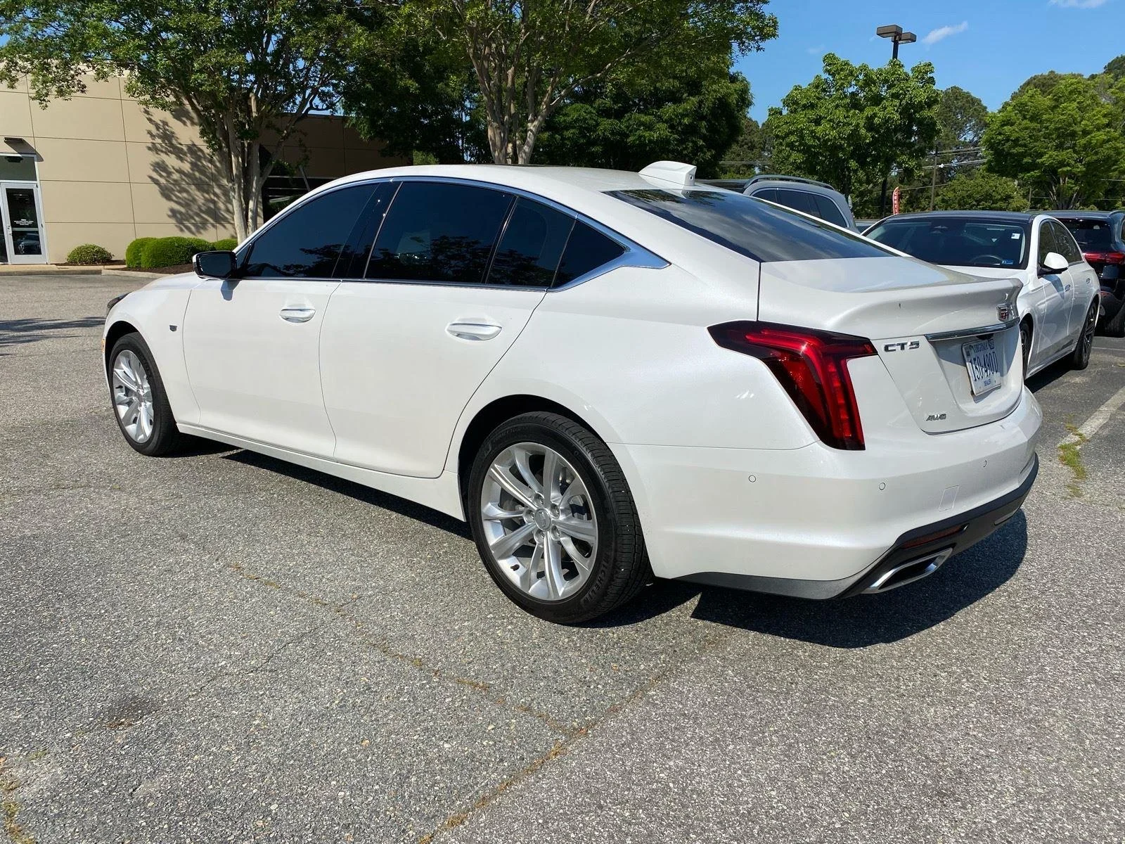 Used 2025 Crystal White Tricoat Cadillac Premium Luxury image 8