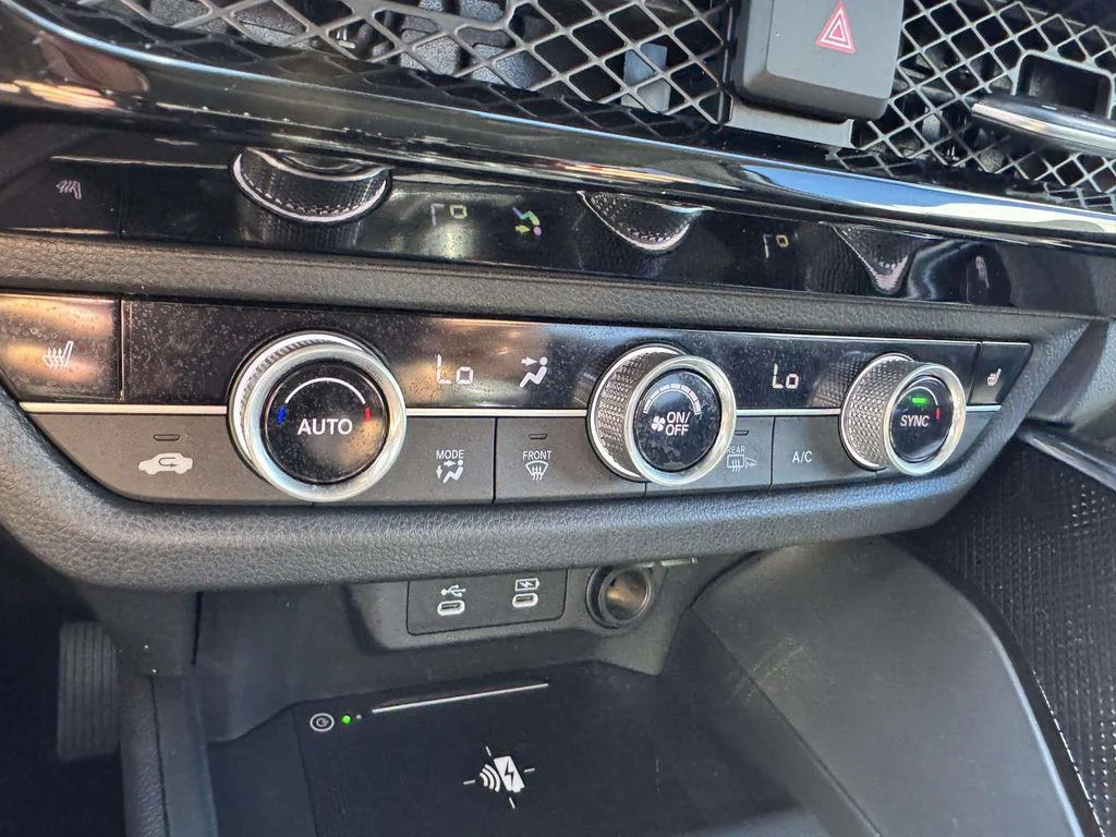 Used 2025 Platinum White Pearl Acura Base image 26