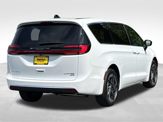 New 2027 Bright White Clear-Coat Exterior Paint Chrysler Limited image 6