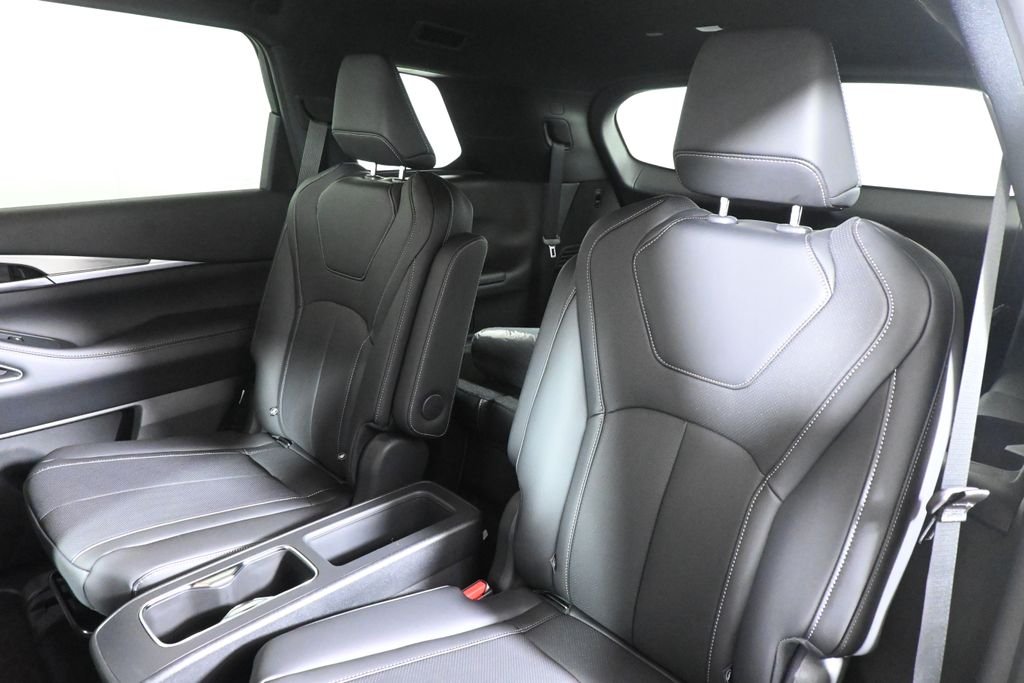 New 2027 MINERAL BLACK INFINITI Sport AWD image 4