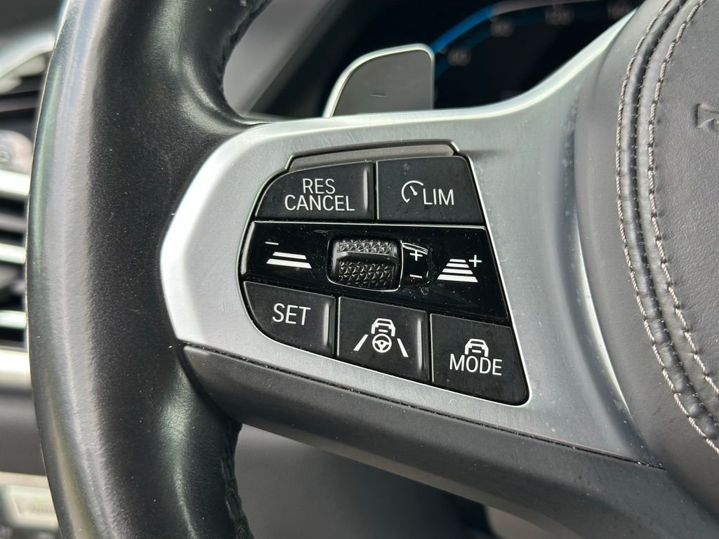 Used 2022 Phytonic Blue Metallic BMW xDrive40i image 31