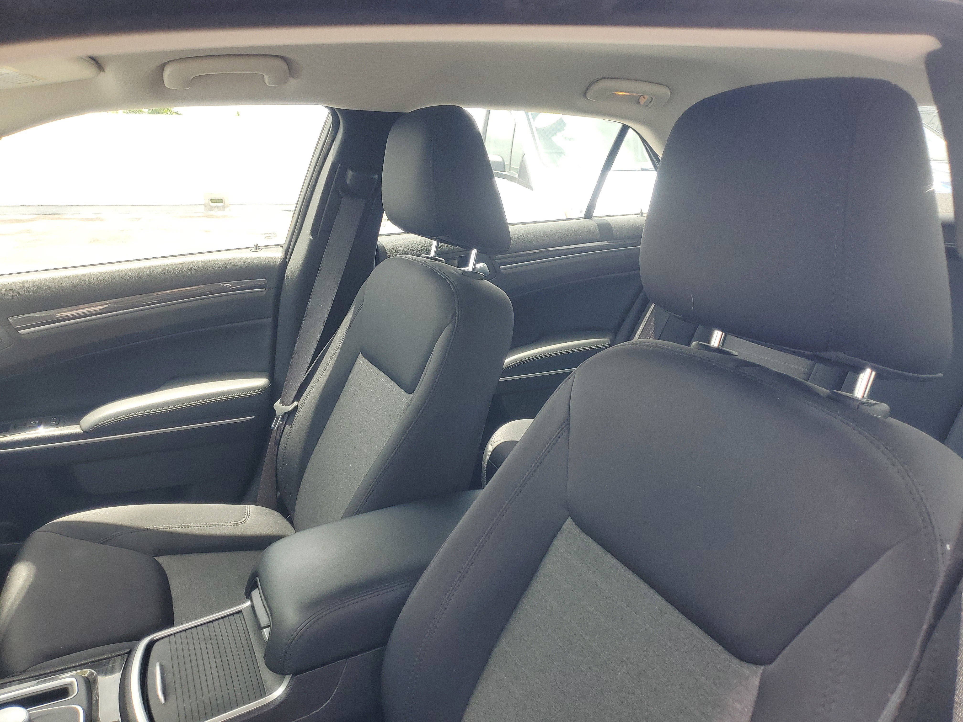 Used 2022 Frostbite Chrysler Touring image 16