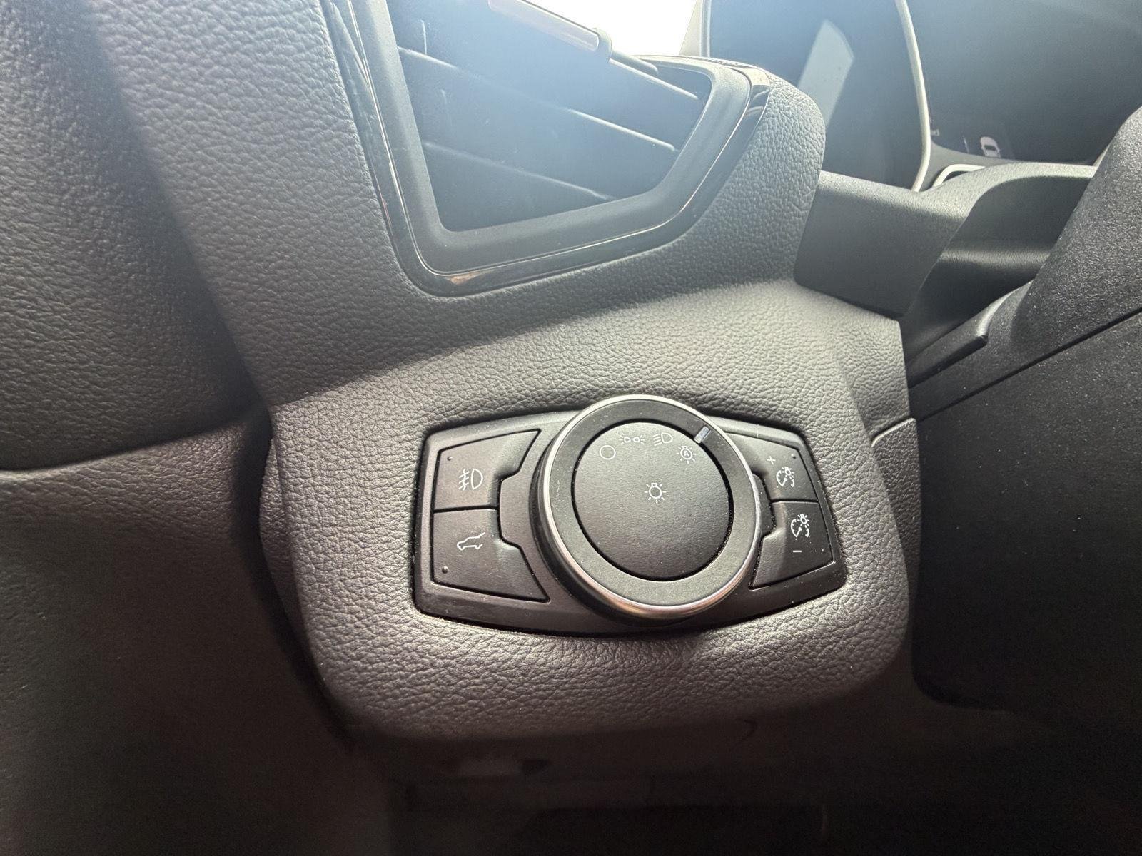 Used 2017 White Gold Ford Titanium image 25