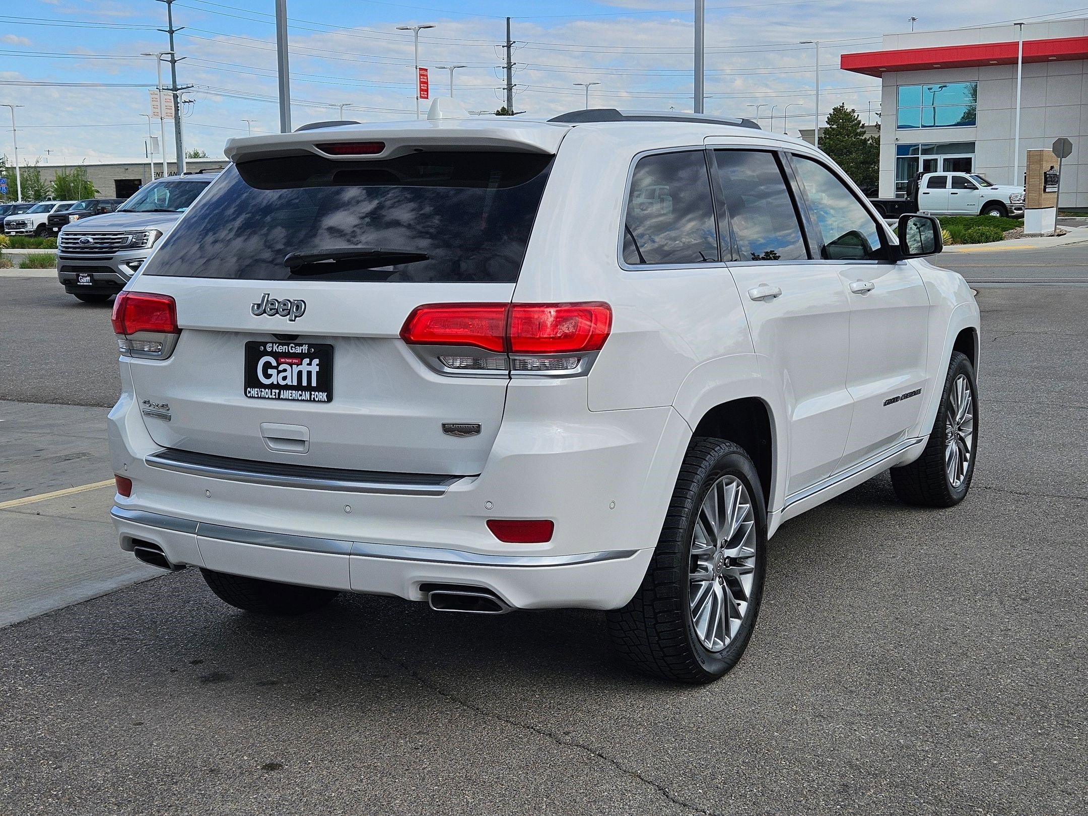 Used 2018 Ivory 3-Coat Jeep Summit image 3