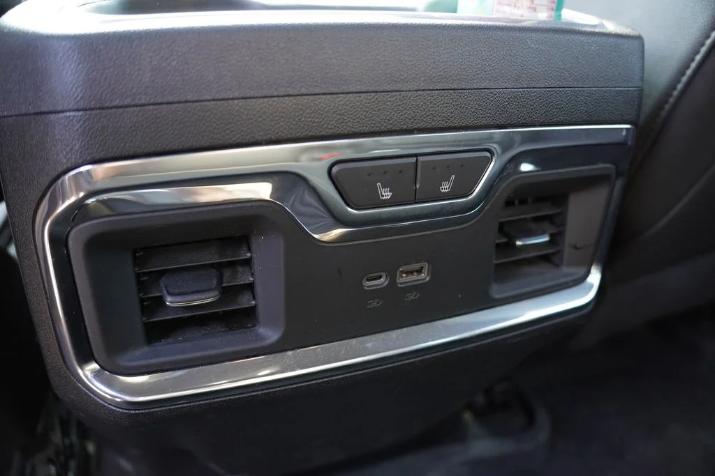 Used 2024 Summit White Chevrolet High Country image 4