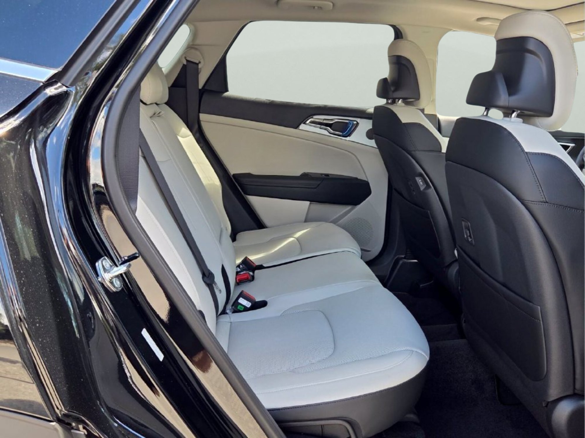 New 2026 Ebony Black Kia EX image 17