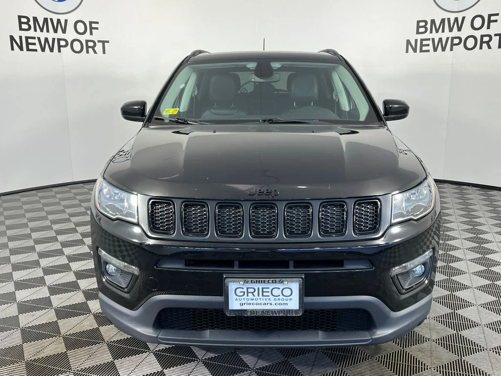 Used 2019 Black Jeep Latitude image 3
