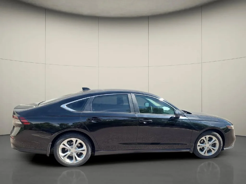 Used 2023 Black Honda LX image 8