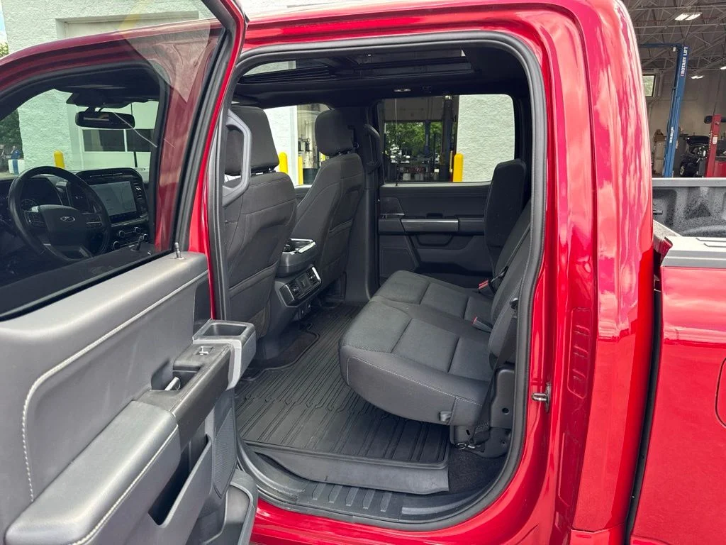 Used 2022 Rapid Red Metallic Tinted Clearcoat Ford XLT image 29