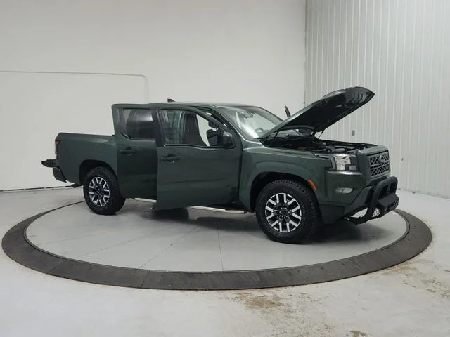 Used 2023 Green Nissan SV image 10
