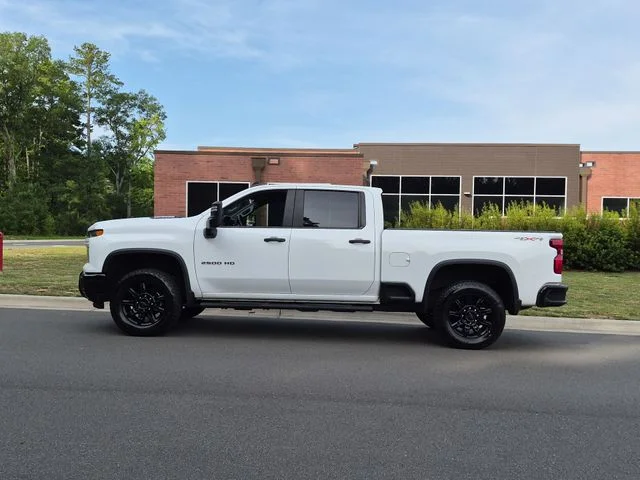 Used 2024 White Chevrolet Custom image 10