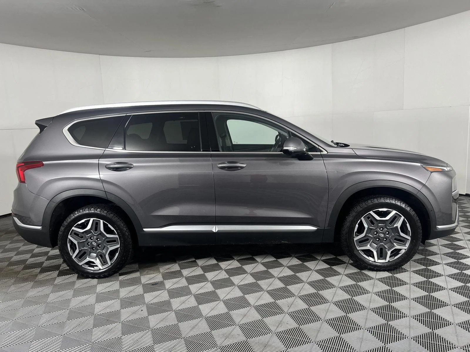 Used 2022 Portofino Gray Hyundai Limited image 28