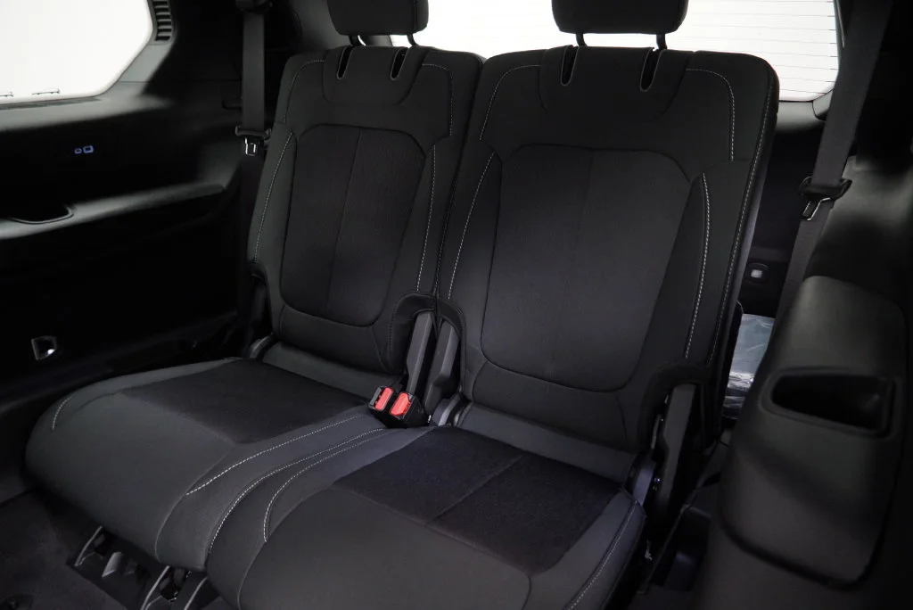 New 2026 Baltic Gray Metallic Clear-Coat Exterior Paint Jeep Laredo X image 20