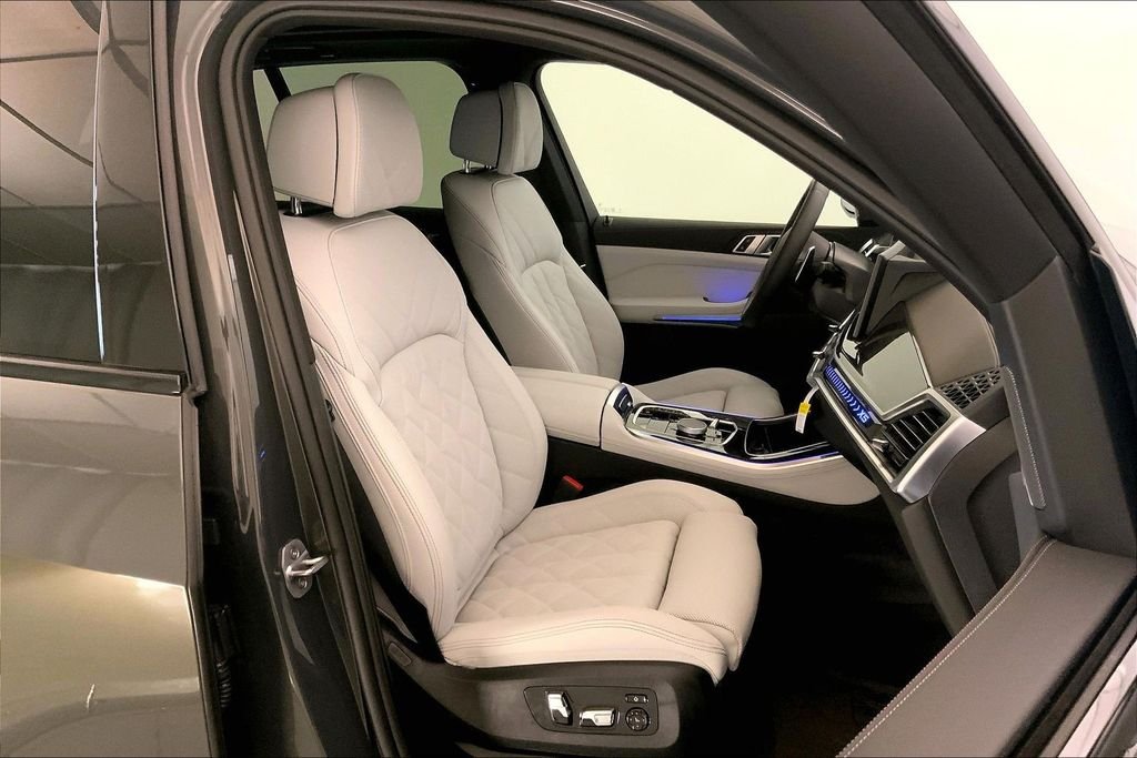 Used 2026 Dravit Grey Metallic BMW  image 7