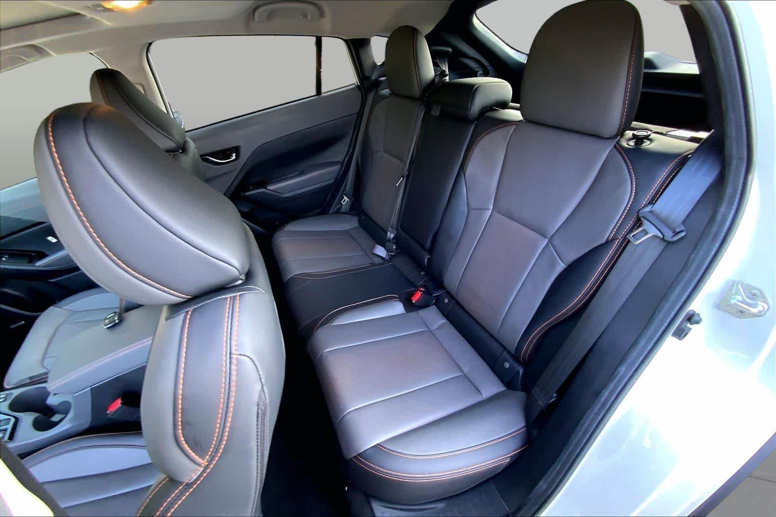 Used 2025 Crystal White Pearl Subaru Limited image 18
