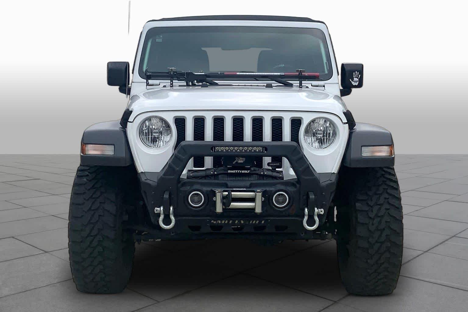 Used 2018 Bright White Clearcoat Jeep Sport image 4