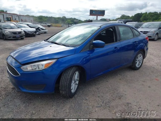 Used 2018 Blue Ford SE image 6
