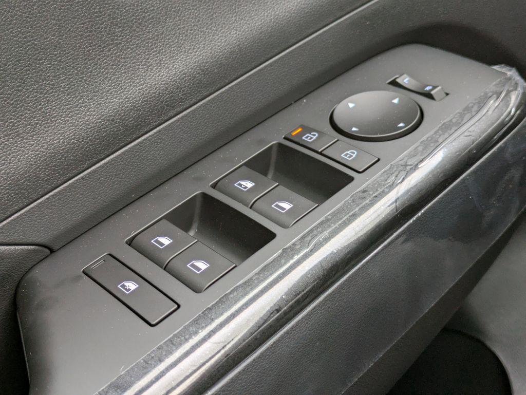 New 2026 White Hyundai SE FWD image 27