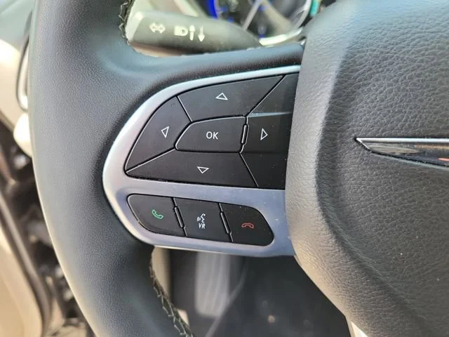 2023 Chrysler Pacifica Touring L - Photo 30