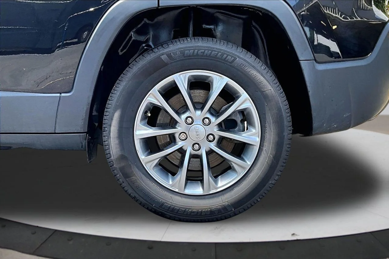 Certified Used 2019 Black Jeep Latitude Plus image 33