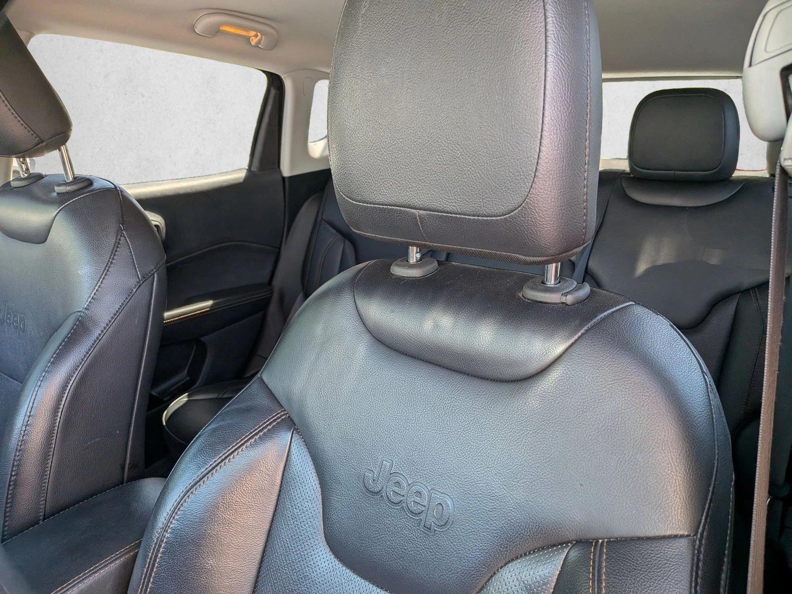 Used 2018 Granite Crystal Metallic Clearcoat Jeep Limited image 9