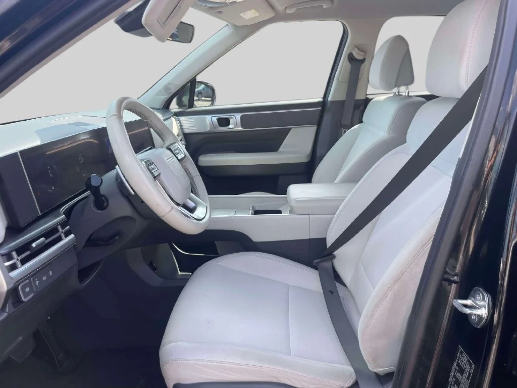Certified Used 2024 Black Hyundai SE image 15