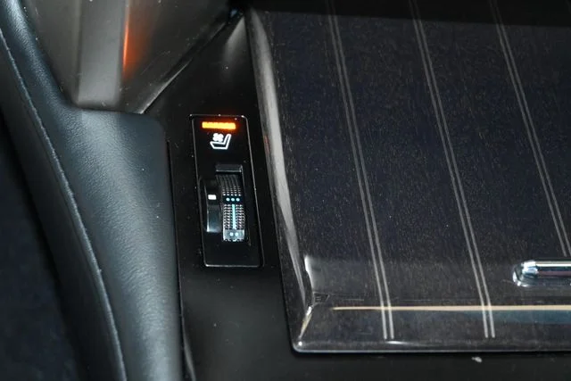 Certified Used 2021 BLACK Lexus 460 image 18