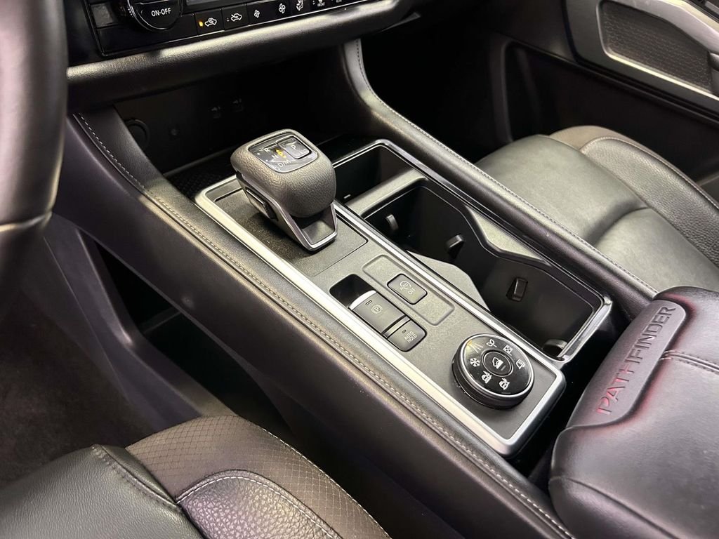 Used 2025 Silver Nissan SL image 16
