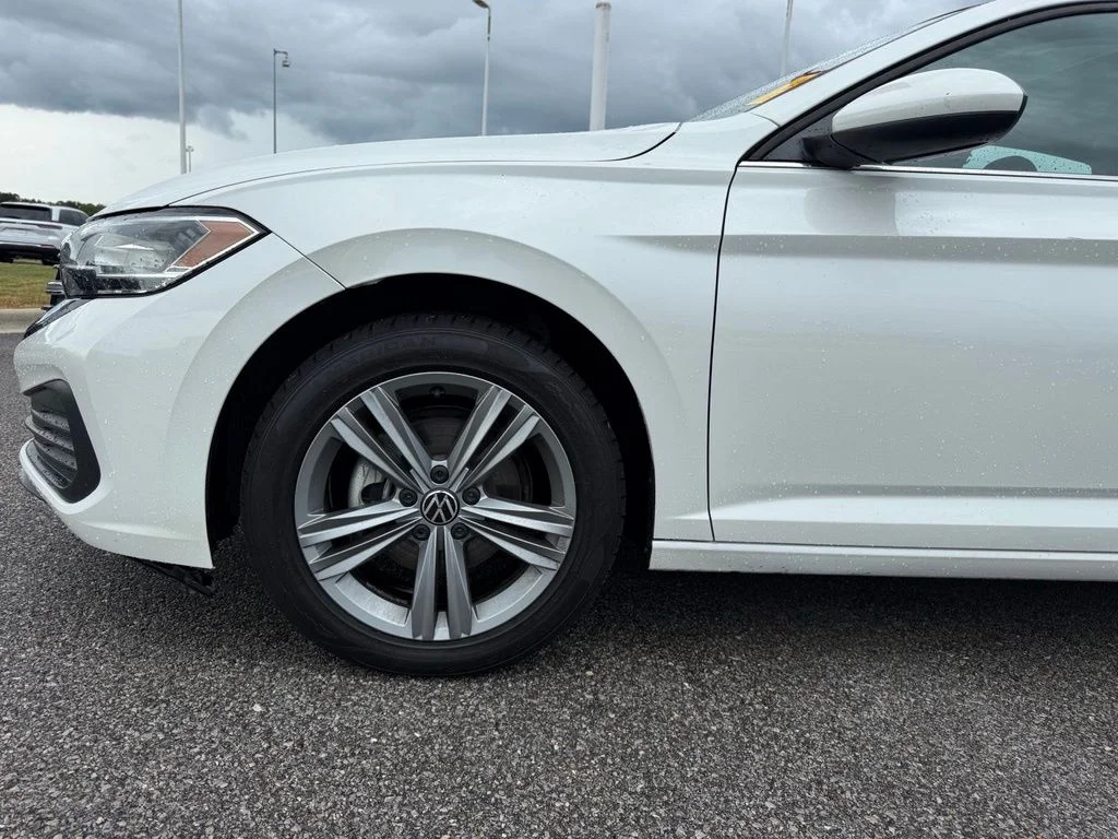 Used 2022 White Volkswagen 1.5T SE image 21