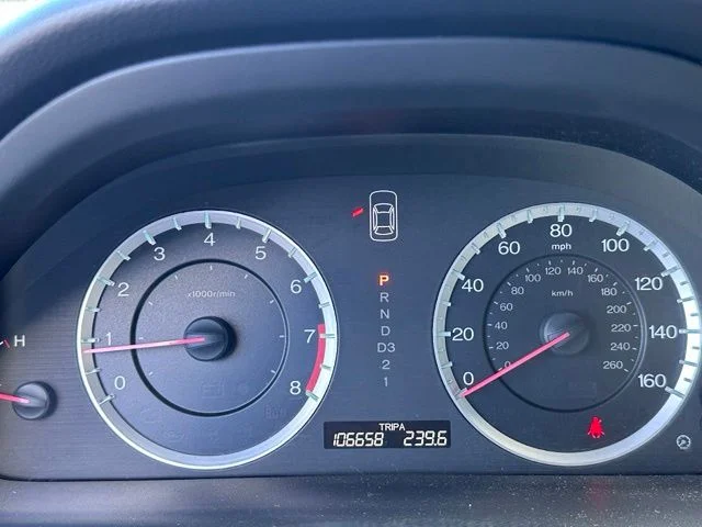 Used 2012 White Honda SE image 13
