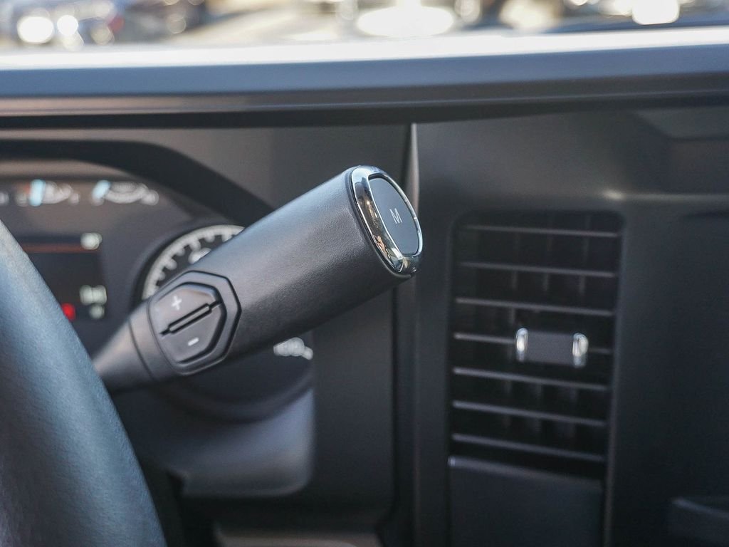 New 2026 Oxford White Ford XLT image 22