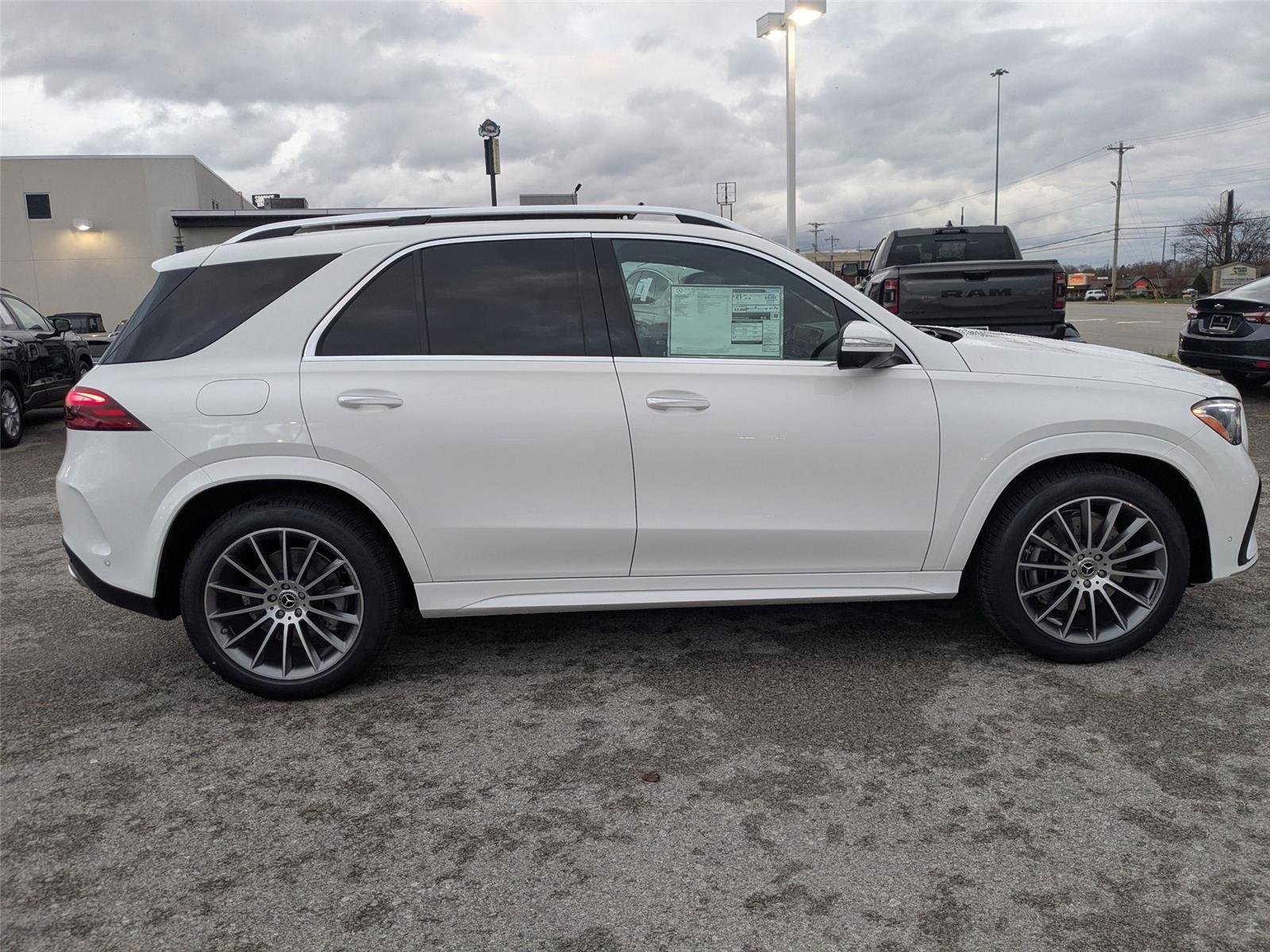 New 2026 Polar White Mercedes-Benz GLE 450 image 4