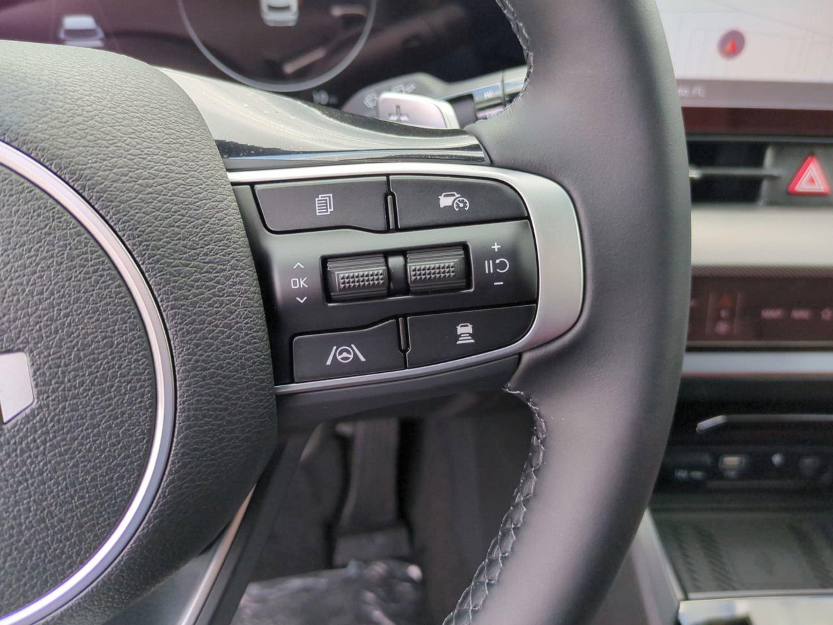 New 2025 Shadow Matte Gray Kia SX-Prestige image 27