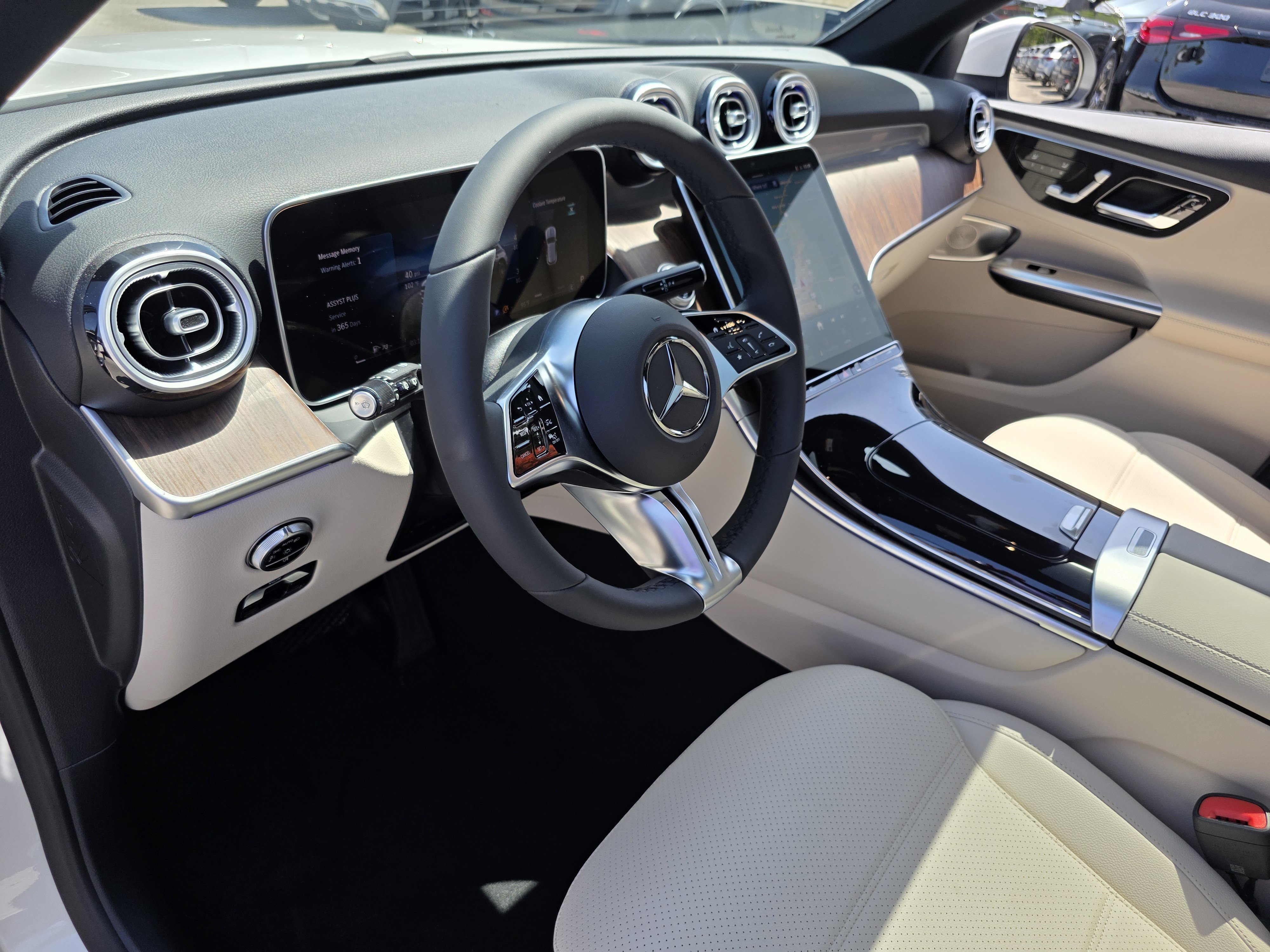 New 2026 Polar White Mercedes-Benz GLC 300 image 46
