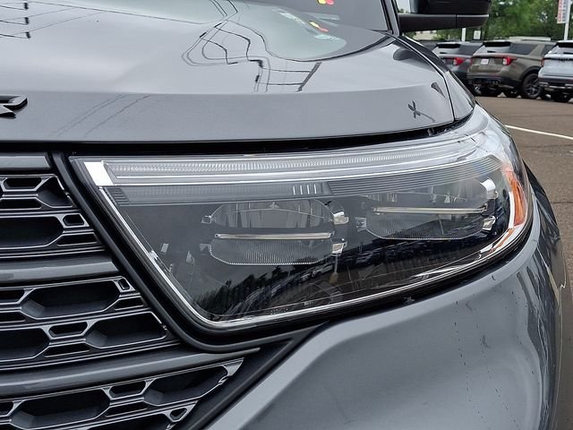 Used 2023 Gray Ford XLT image 9