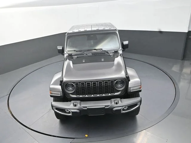 New 2026 Granite Crystal Metallic Clear-Coat Exterior Paint Jeep Sahara image 12