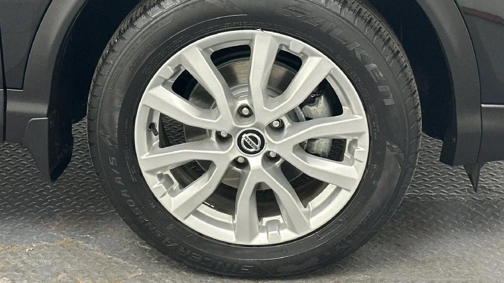 Used 2022 Black Nissan S image 20