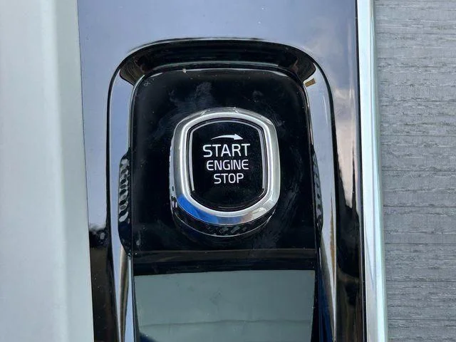 New 2025 White Volvo T8 Ultra image 24