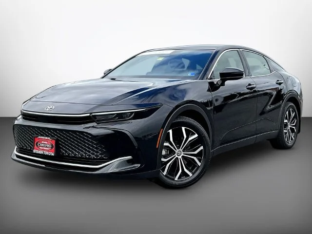 Used 2024 Black Toyota XLE image 3