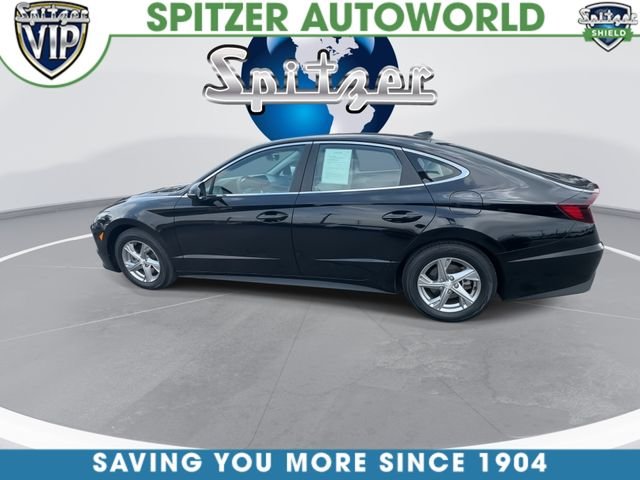 Certified Used 2023 Black Hyundai SE image 6