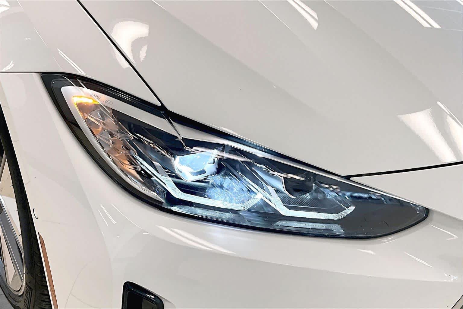 Used 2024 Alpine White BMW eDrive40 image 25