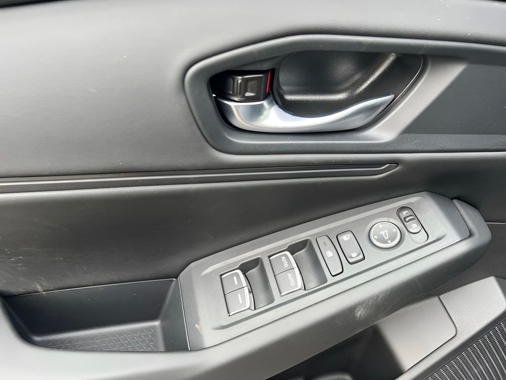 Used 2025 Urban Gray Pearl Honda SE image 10