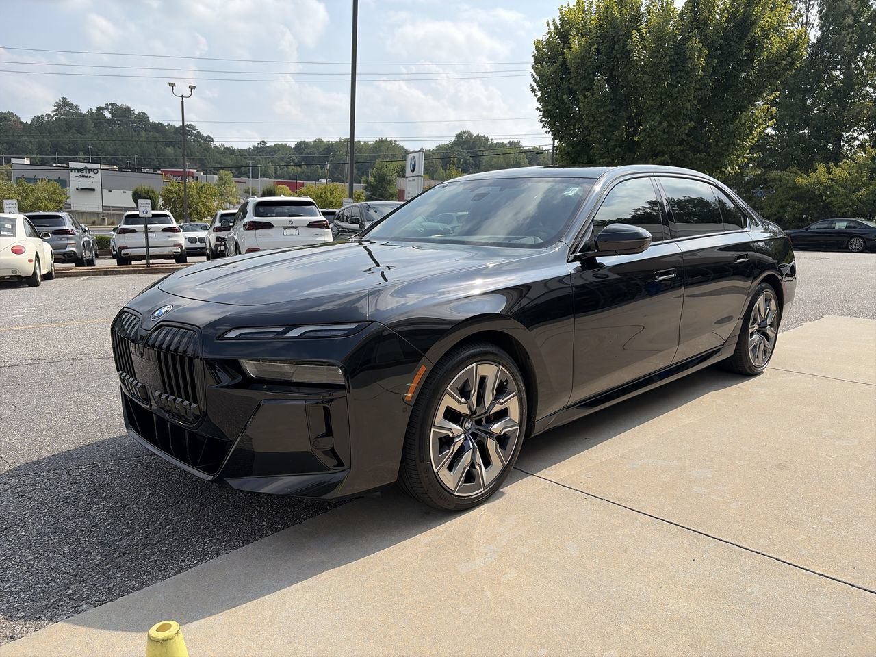 Used 2023 Black Sapphire Metallic BMW 740i image 4