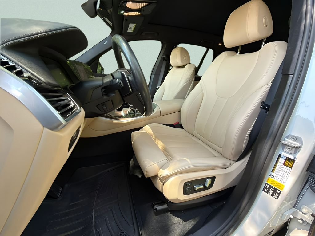 Used 2022 White BMW xDrive40i image 12