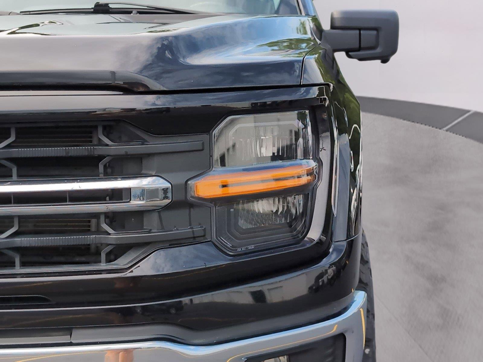 Used 2024 Agate Black Ford XLT image 36