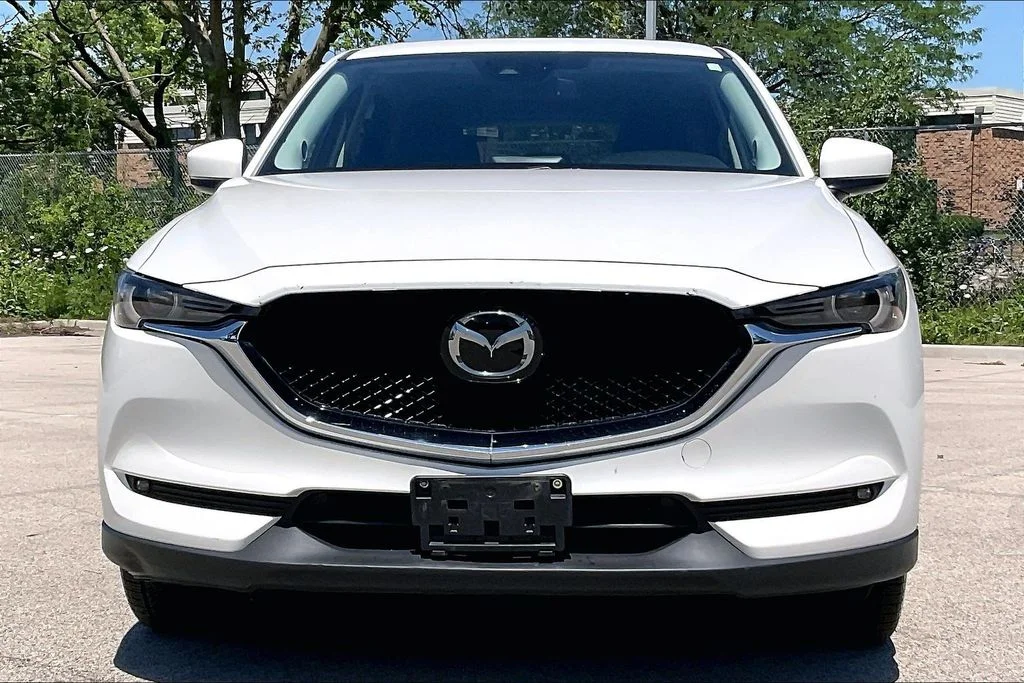 Used 2018 White Mazda Grand Touring image 3