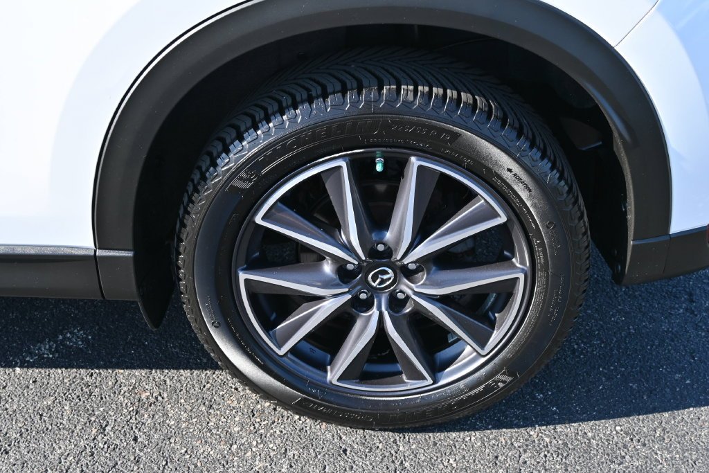 Used 2017 Snowflake White Pearl Metallic Mazda Grand Touring image 15